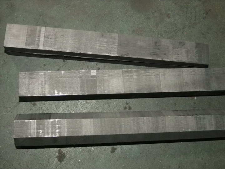泰州晨虹數(shù)控雙弓砂線(xiàn)切割機(jī)切割的石墨模具